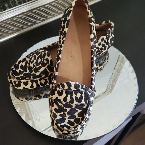 Vionic Leopard Print Flats - Picture 8 of 8